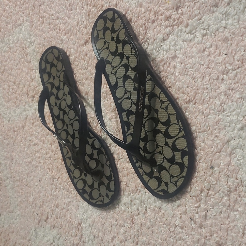Coach flip-flops 🩴